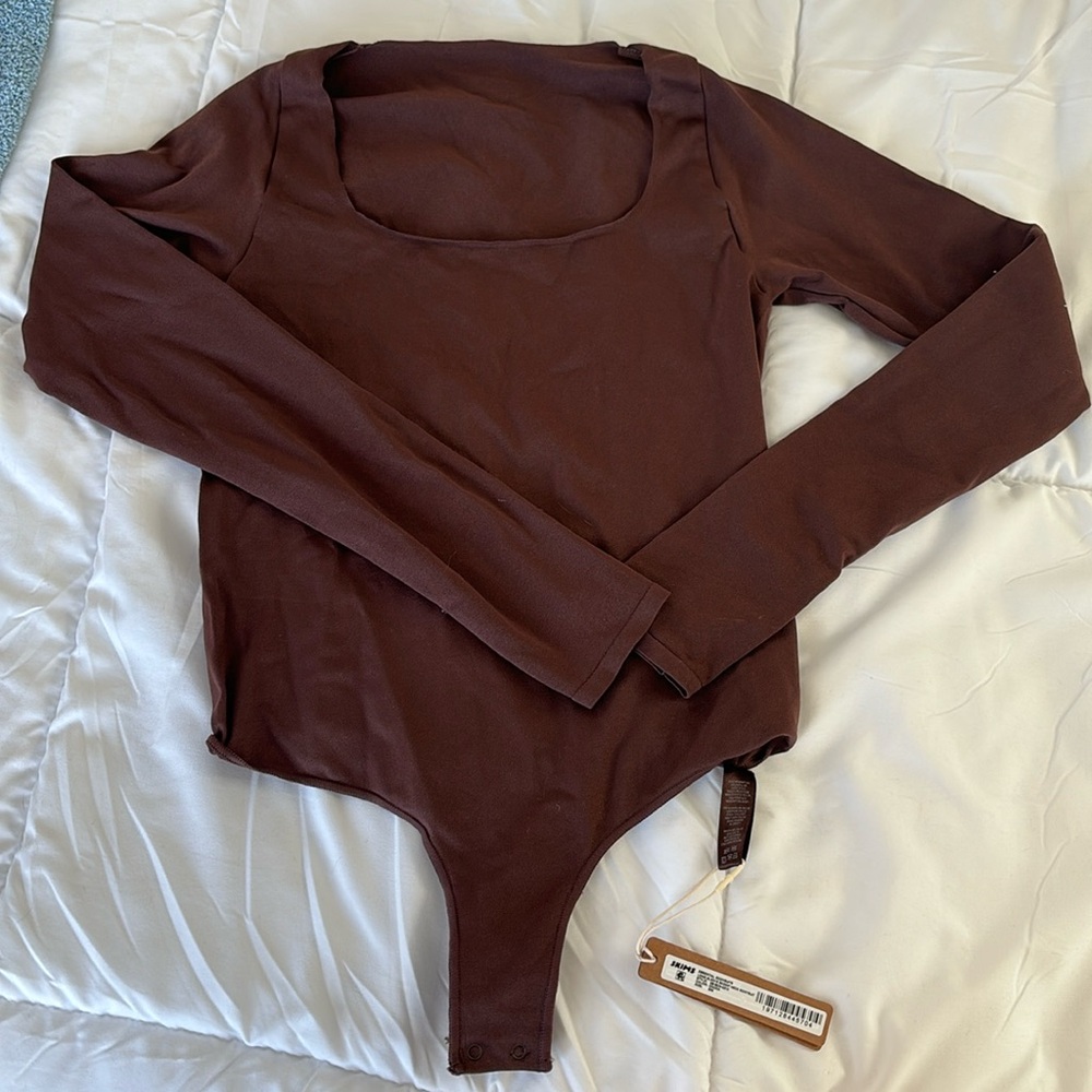 Skims Essentials Long Sleeve Scoop Neck Bodysuit